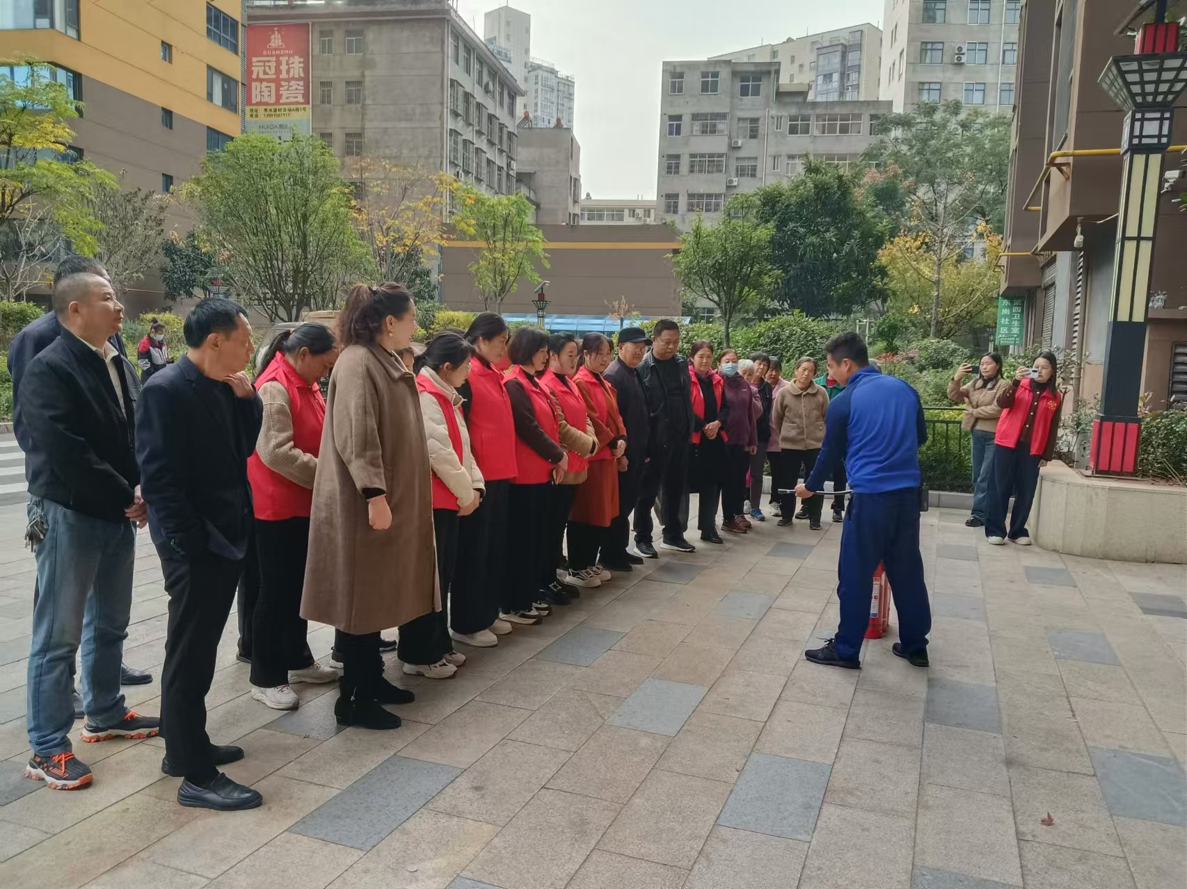 塘坝社区文明实践站开展消防安全月活动